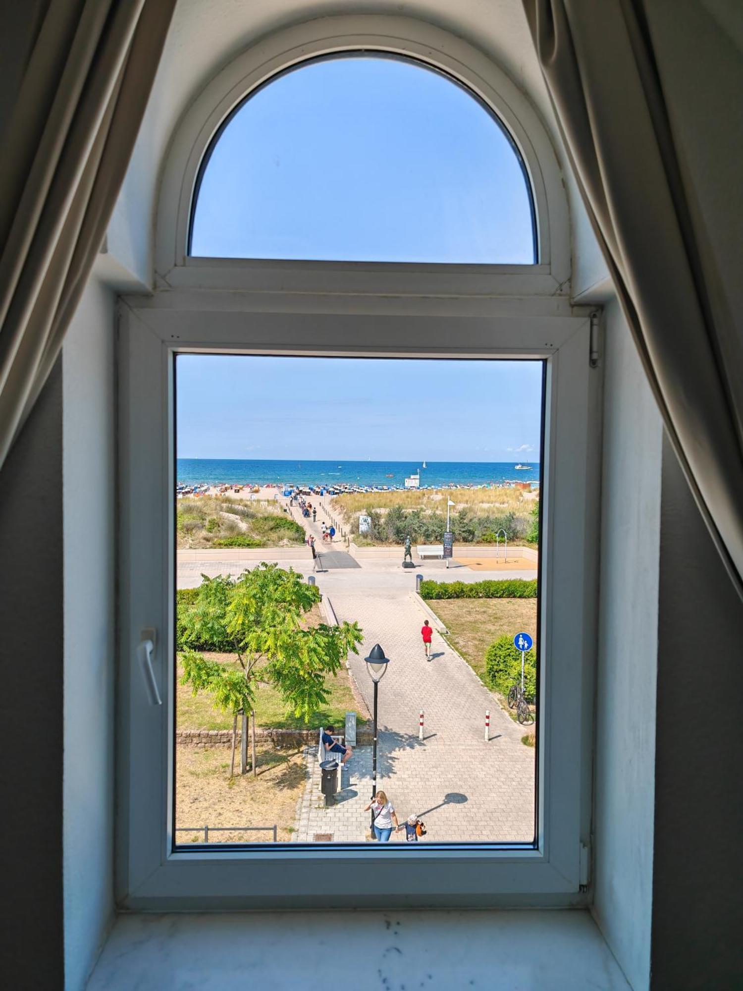 Hotel Bellevue Warnemuende Rostock Exterior photo